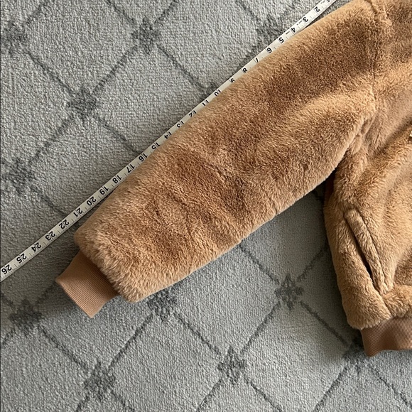 T Tahari Women's Tan Teddy Jacket - Picture 6 of 9